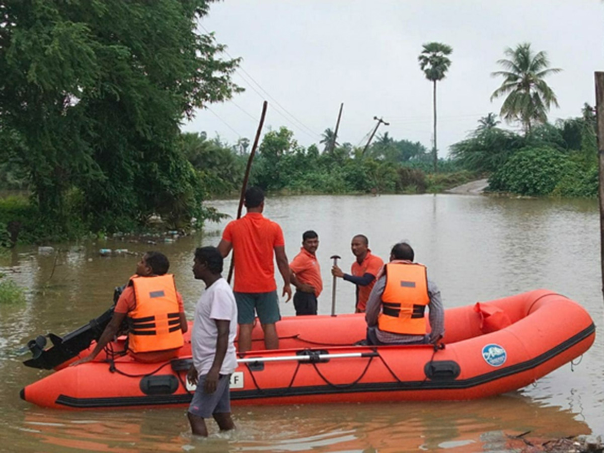 Heavy rains in konaseema districts photos4