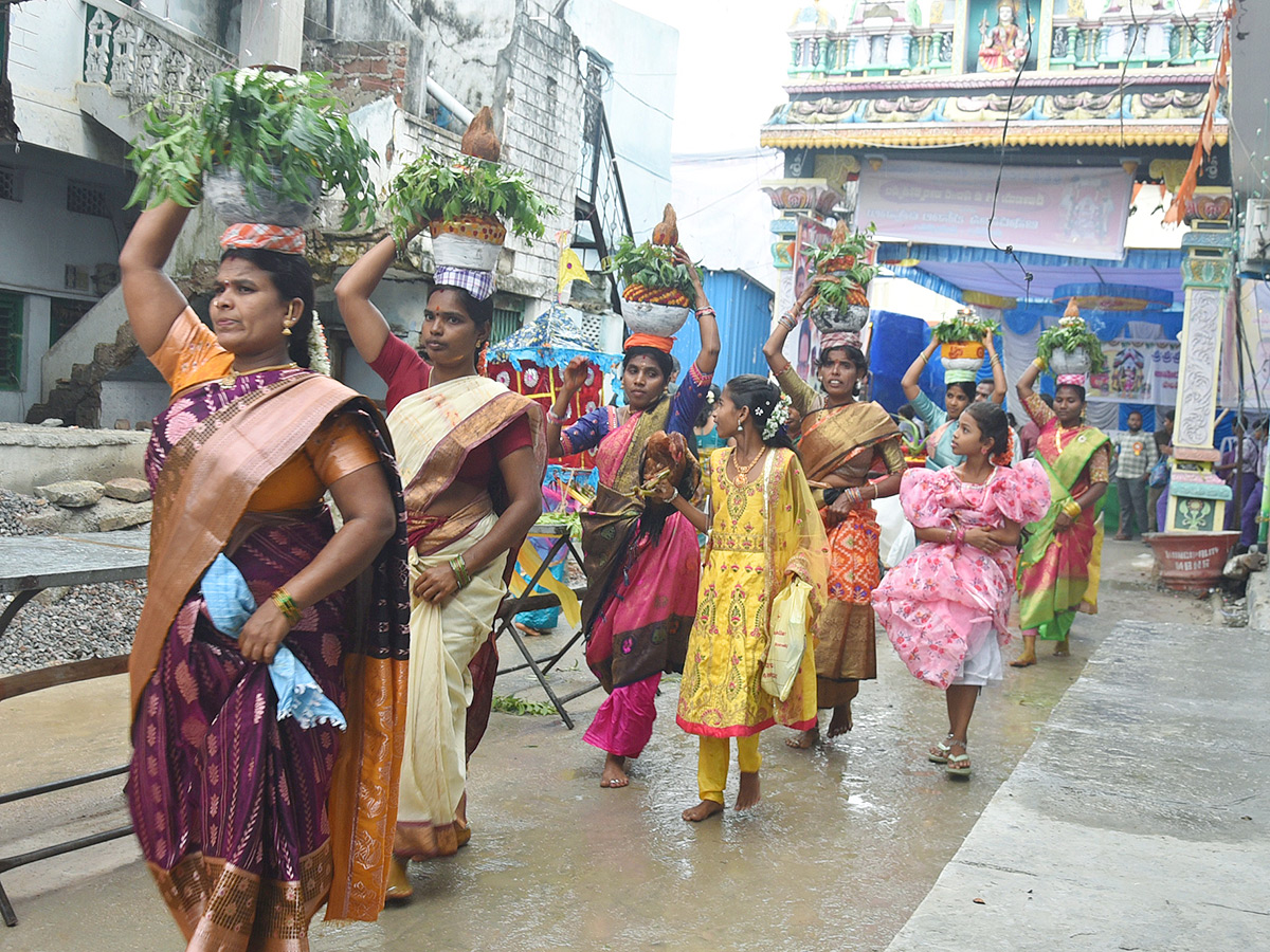 Mahabubnagar : Pochamma Ammavari Bonalu Photos11
