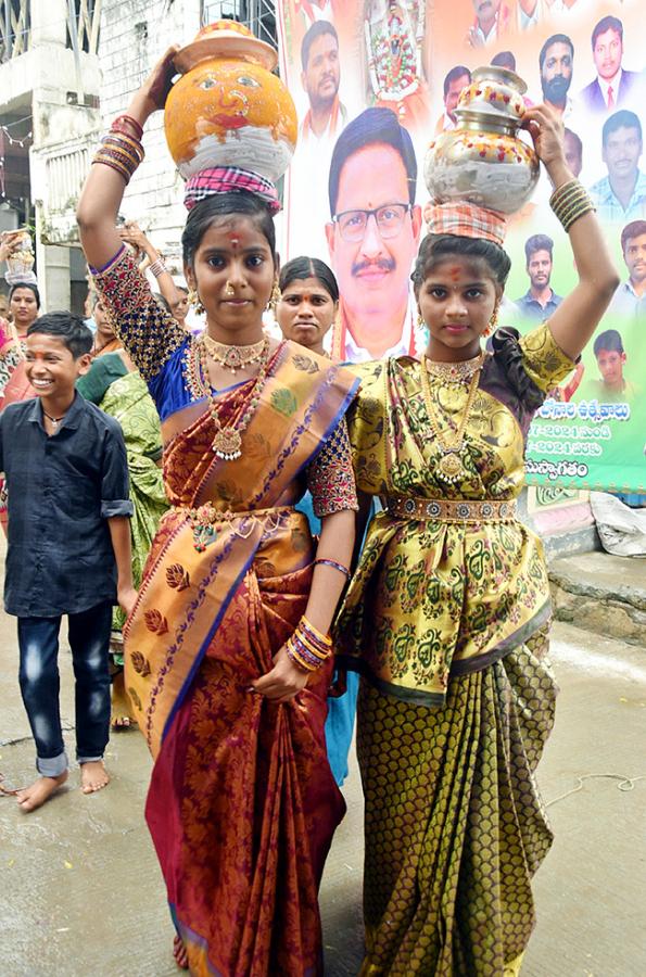 Mahabubnagar : Pochamma Ammavari Bonalu Photos14