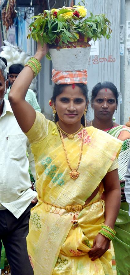 Mahabubnagar : Pochamma Ammavari Bonalu Photos16