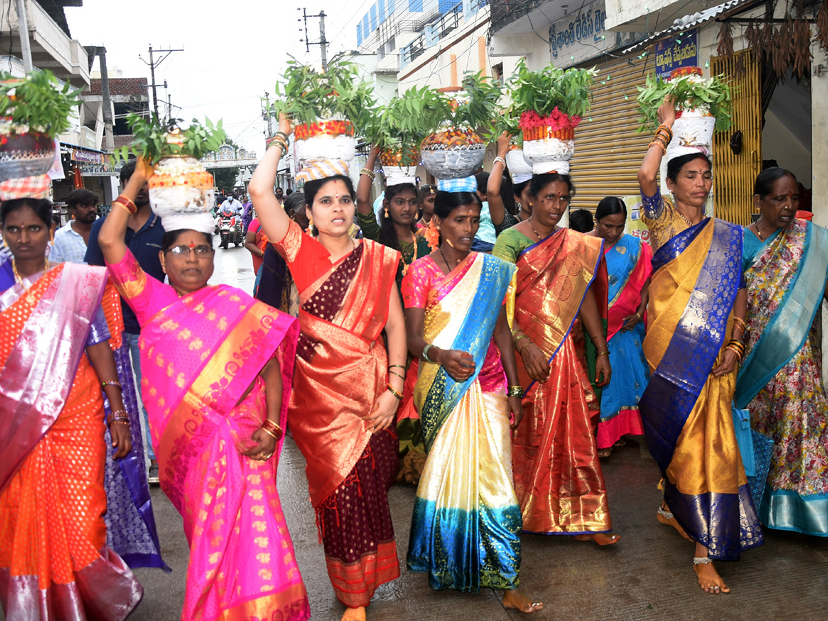 Mahabubnagar : Pochamma Ammavari Bonalu Photos26