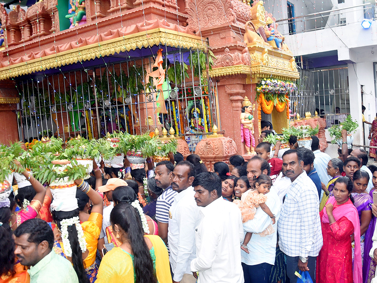 Mahabubnagar : Pochamma Ammavari Bonalu Photos27