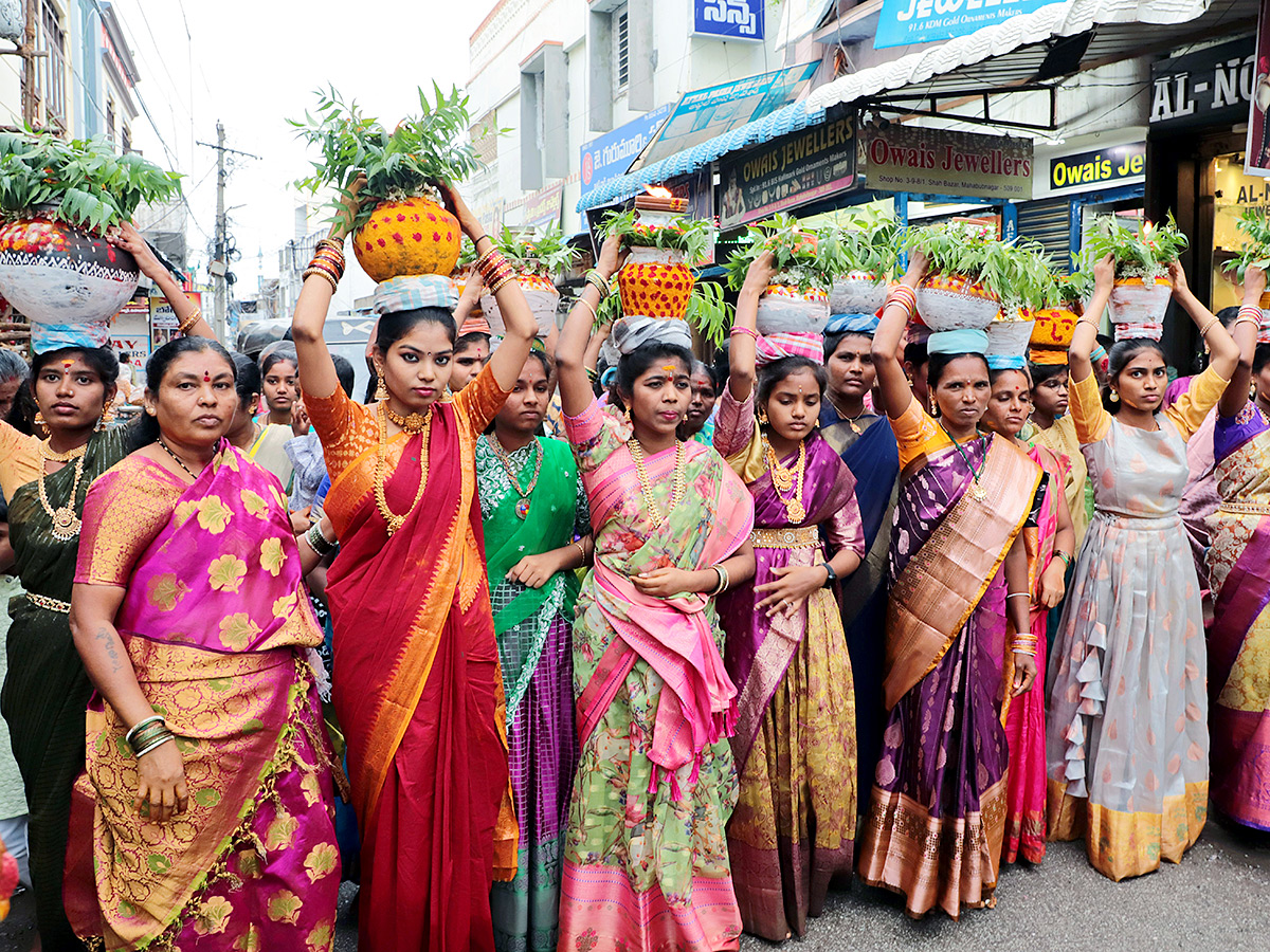 Mahabubnagar : Pochamma Ammavari Bonalu Photos3