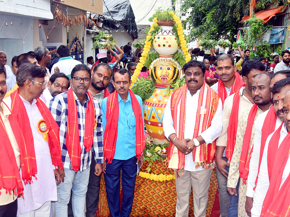 Mahabubnagar : Pochamma Ammavari Bonalu Photos8