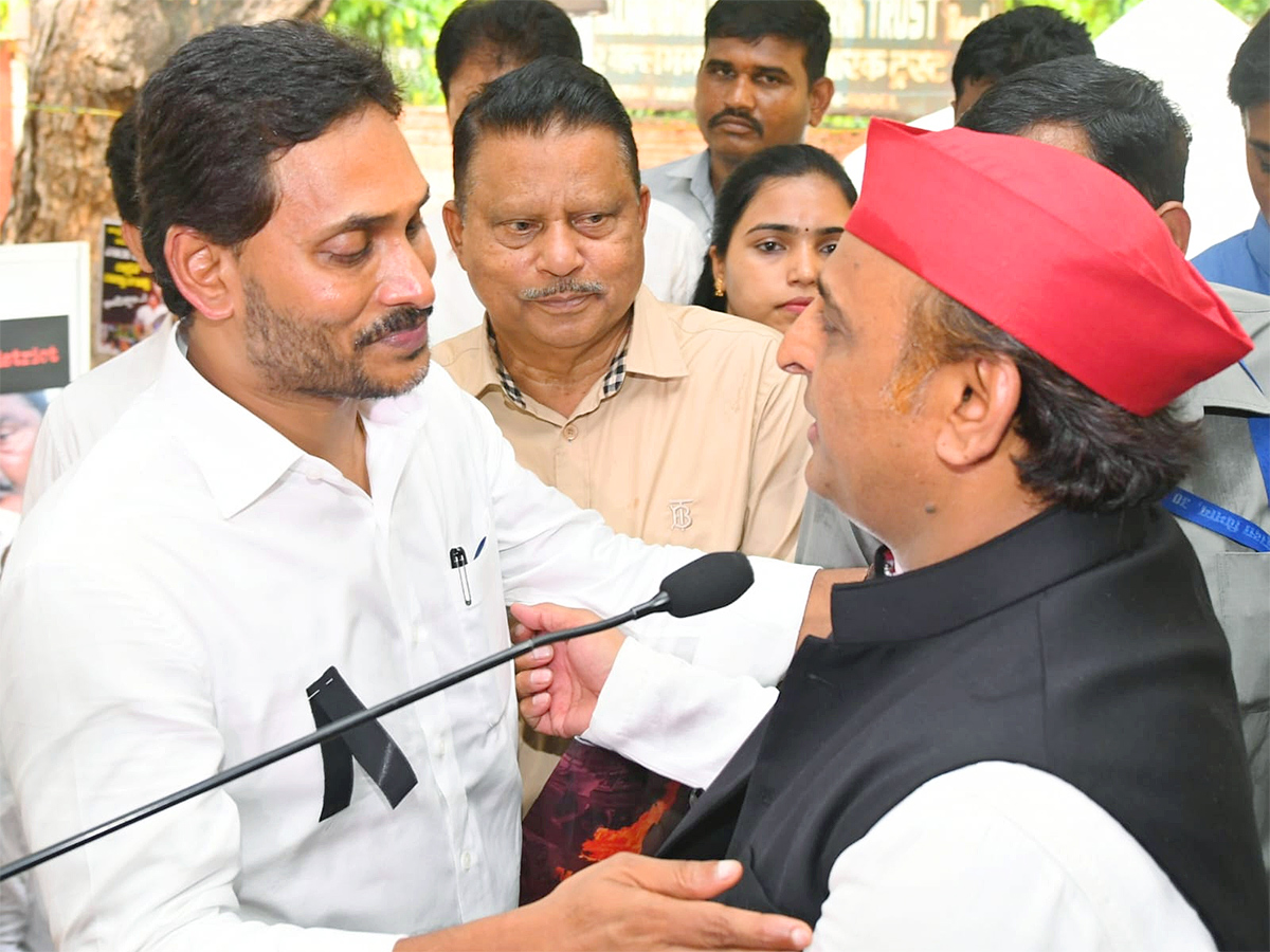 ys jagan dharna at jantar mantar delhi photos25