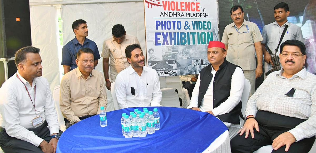 ys jagan dharna at jantar mantar delhi photos17