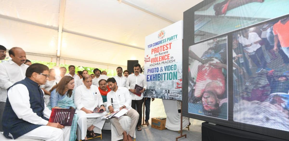 ys jagan dharna at jantar mantar delhi photos27