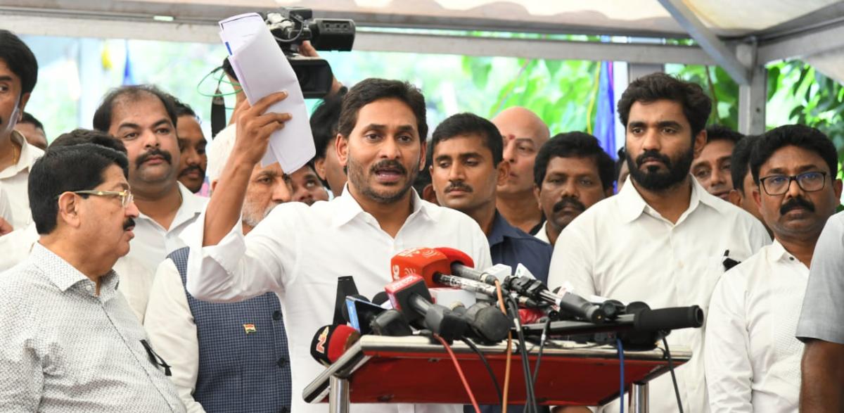 ys jagan dharna at jantar mantar delhi photos41