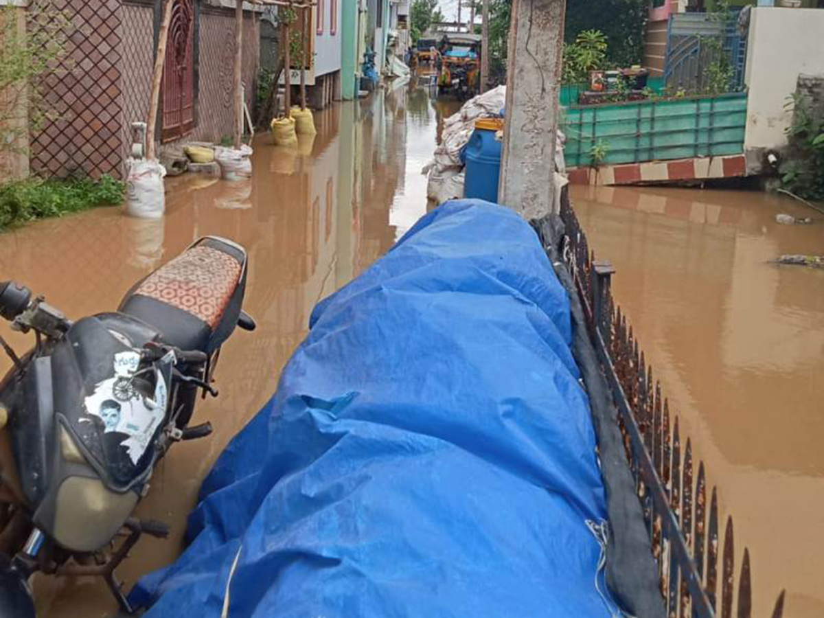 Rajahmundry : Godavari Flood Water in Konaseema District Photos9