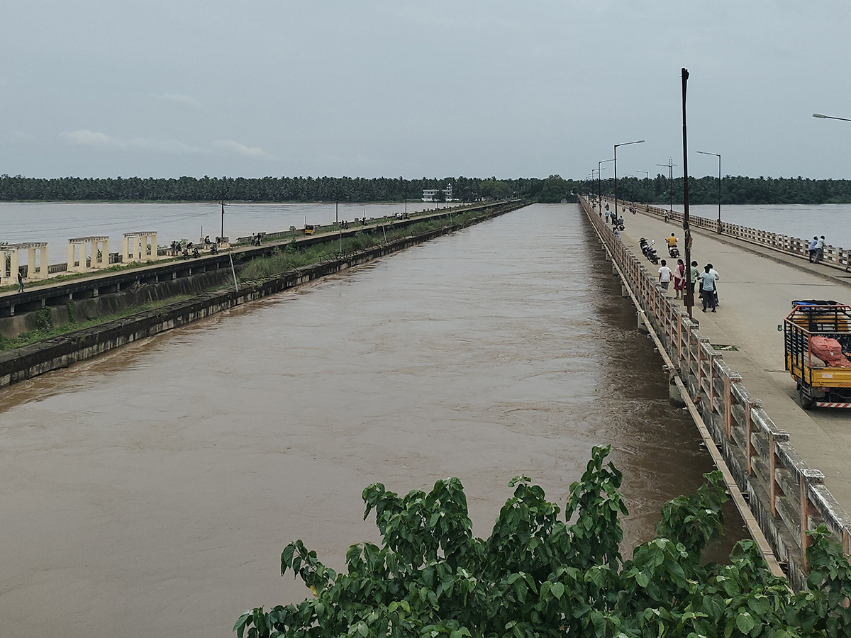 Rajahmundry : Godavari Flood Water in Konaseema District Photos11