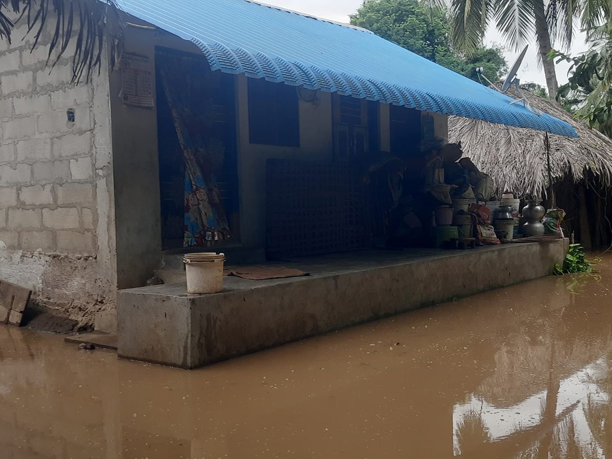 Rajahmundry : Godavari Flood Water in Konaseema District Photos20