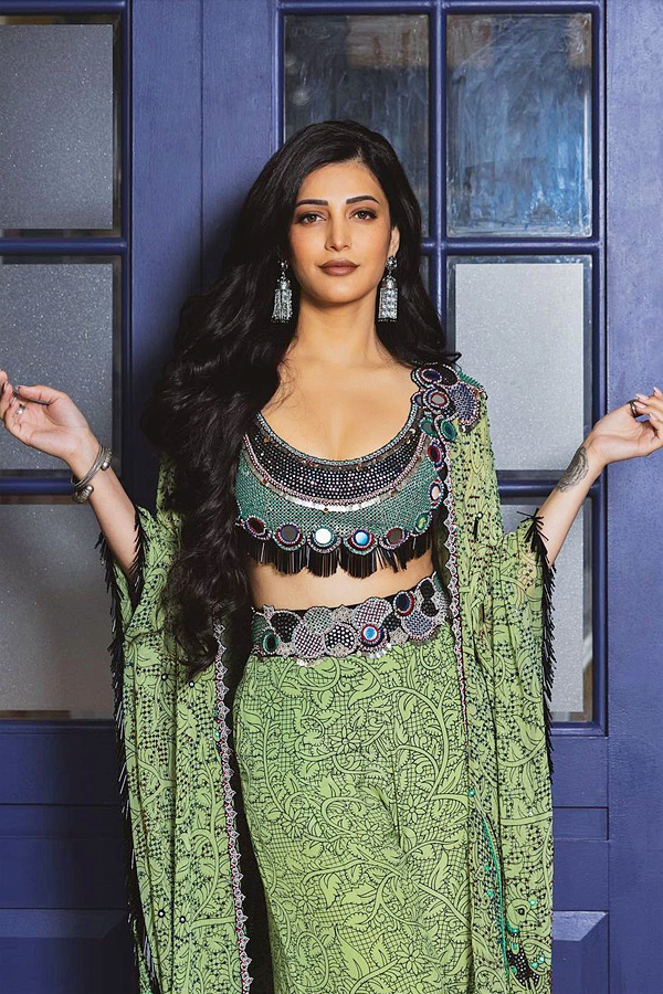 Interesting Facts About Actress Shruti Haasan: Photos13