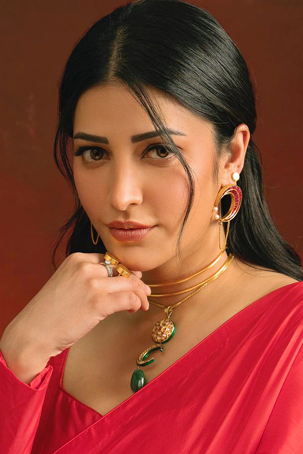 Interesting Facts About Actress Shruti Haasan: Photos27