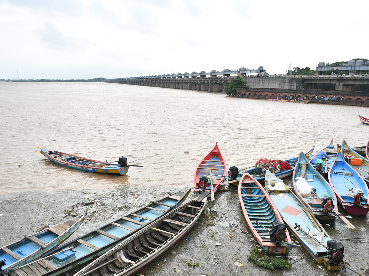 Rajahmundry : Godavari Flood Water in Konaseema District Photos4