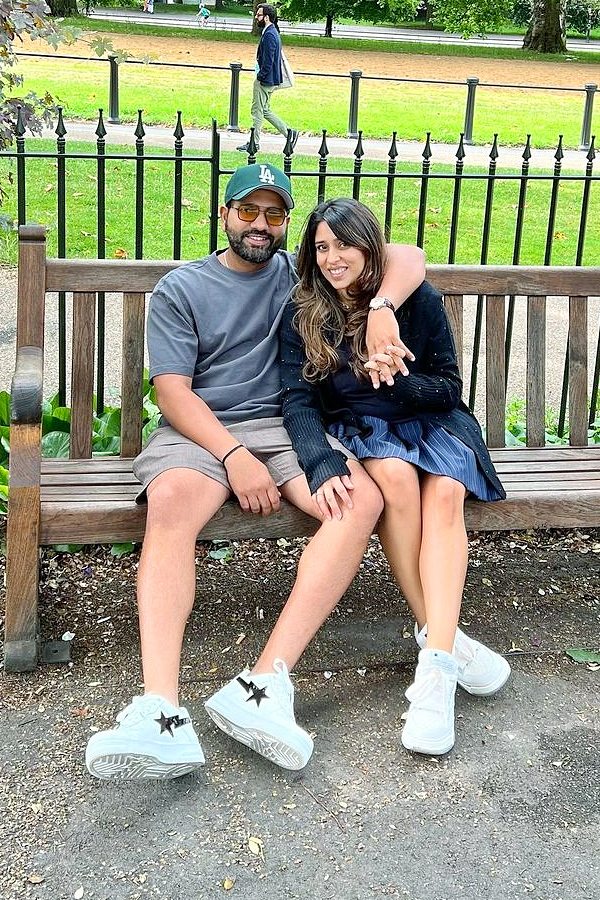 Rohit Sharma Enjoys Holiday With Wife Ritika and Daughter Samaira Photos5