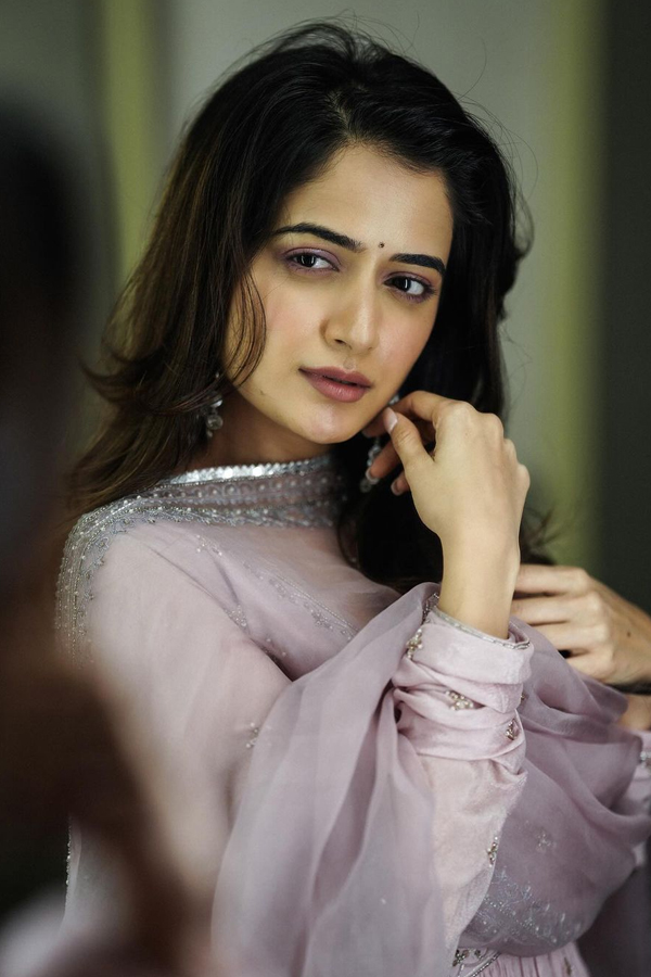Viswambhara Beauty Ashika Ranganath Stunning Looks In Denim Jeans 8