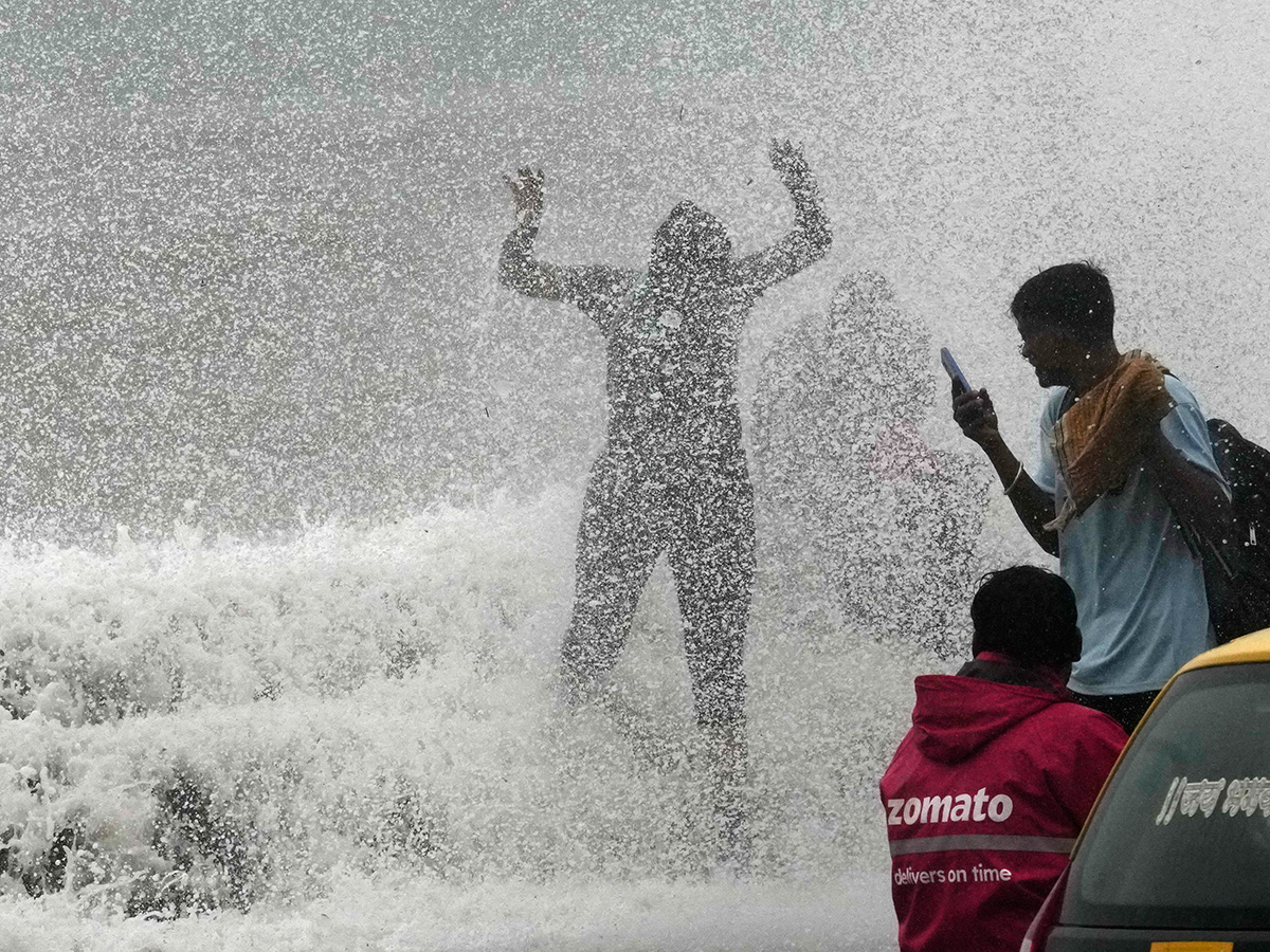 Heavy Rains Alert in Mumbai Photos14