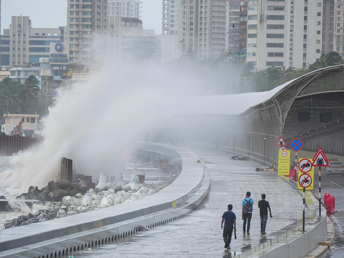 Heavy Rains Alert in Mumbai Photos17