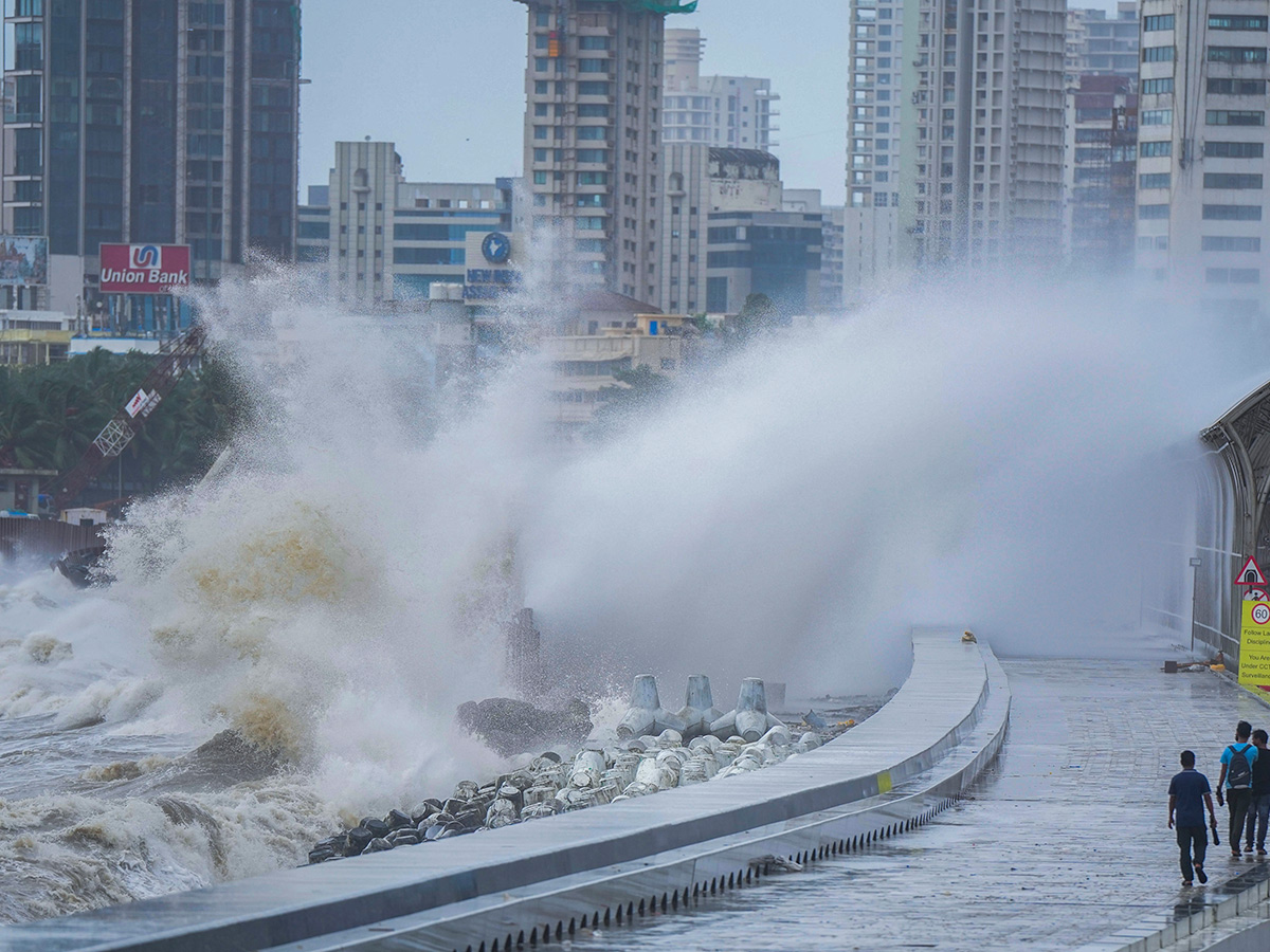 Heavy Rains Alert in Mumbai Photos19
