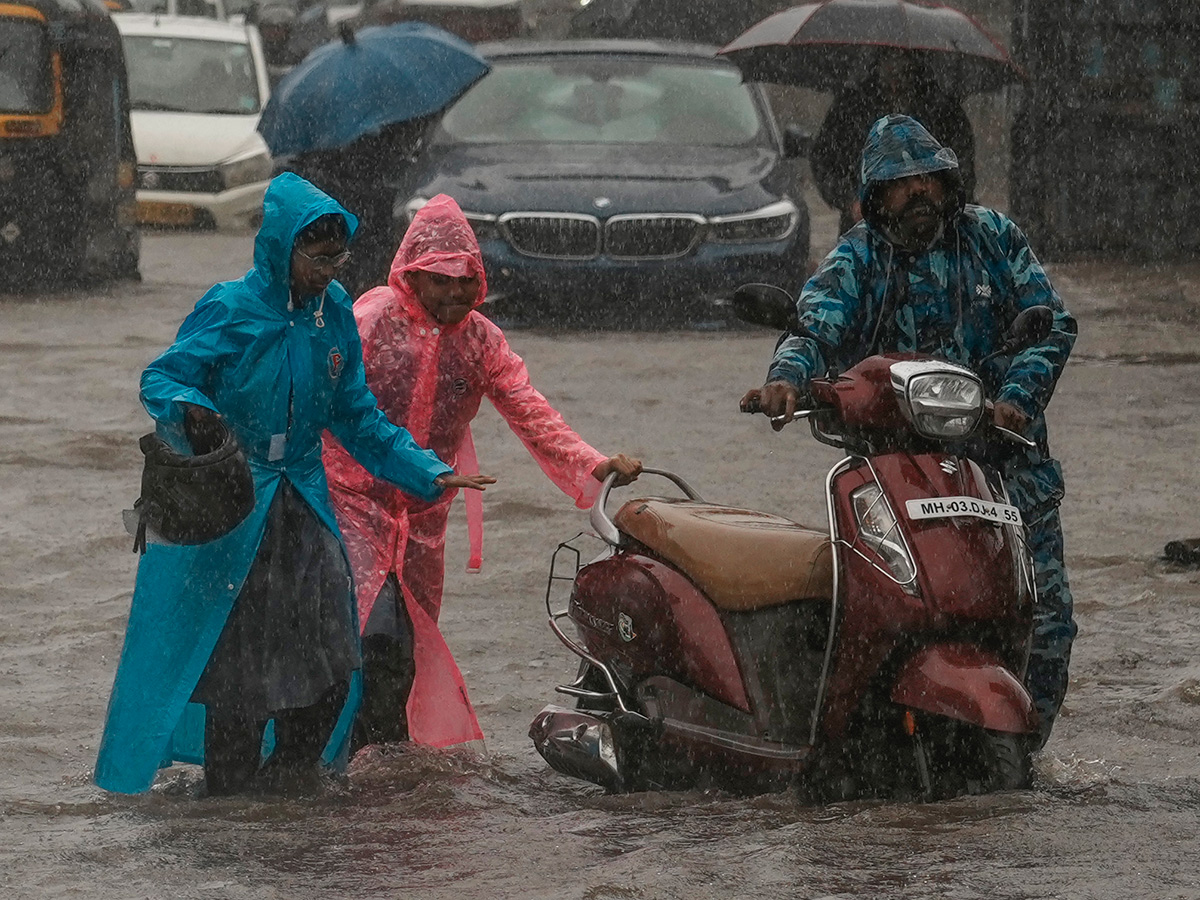 Heavy Rains Alert in Mumbai Photos7