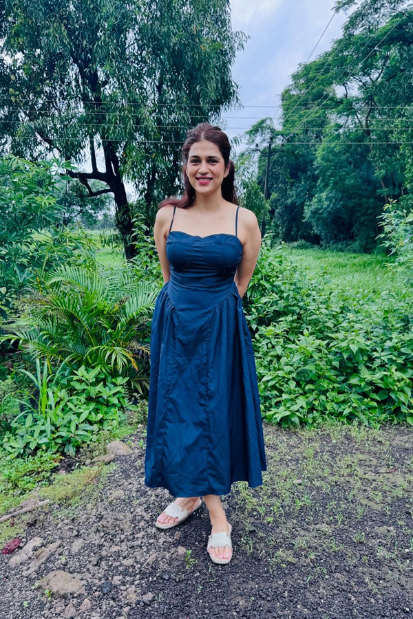 A Glimpse Of Actress Shraddha Das In Navy Blue Dress2