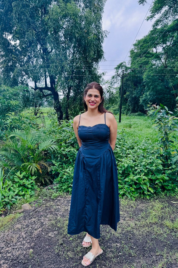 A Glimpse Of Actress Shraddha Das In Navy Blue Dress4