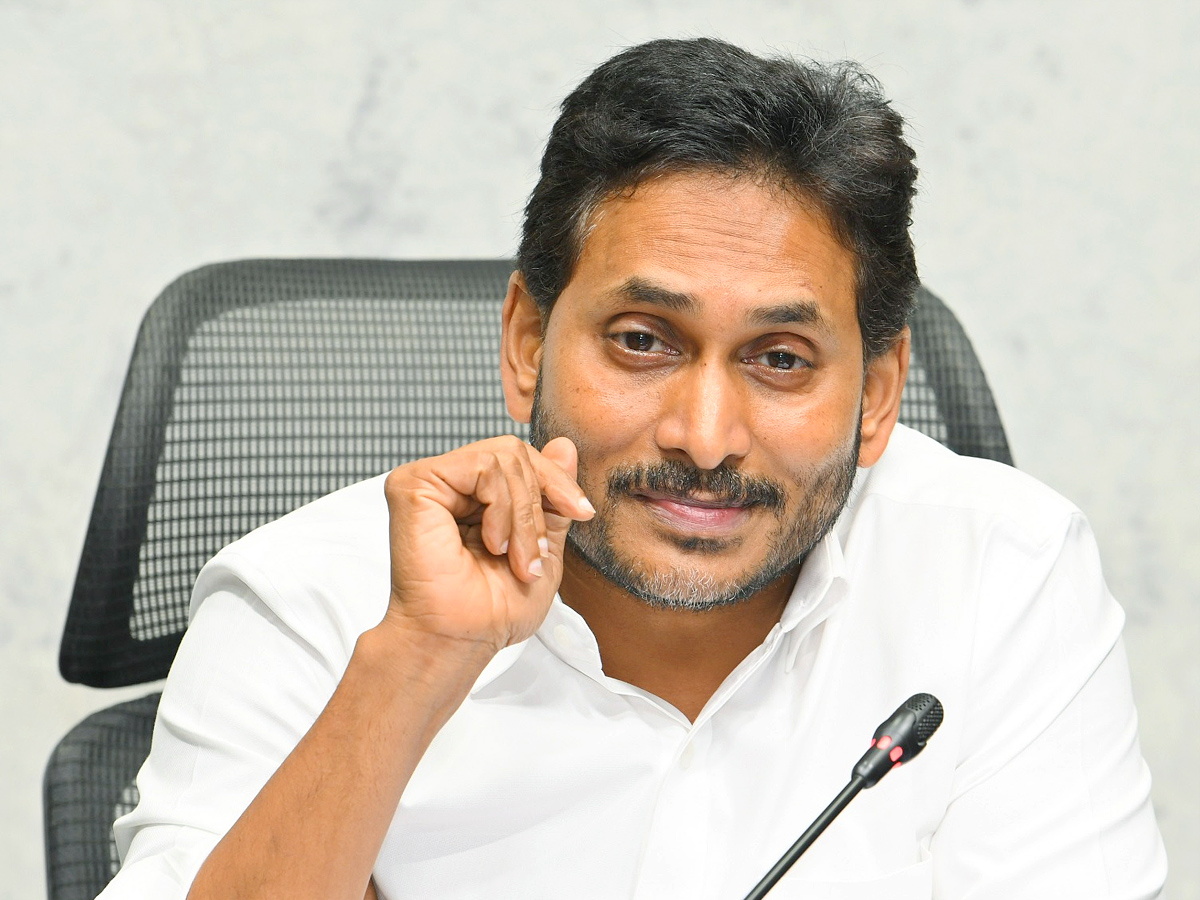 YS Jagan Mohan Reddy Press meet from his Camp Office At Tadepalli Photos15