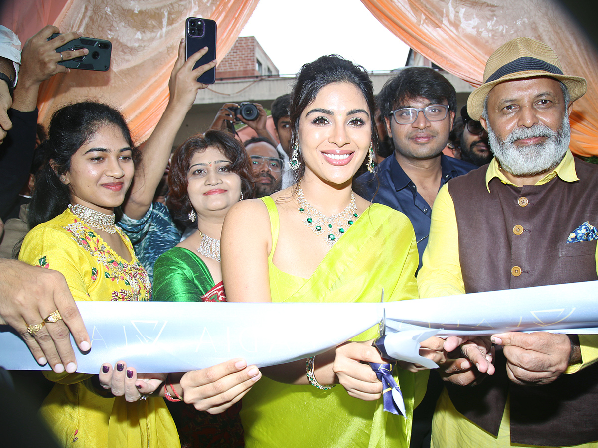 Actress Samyuktha Menon Launches Ladia Lab Grown Diamonds Photos1