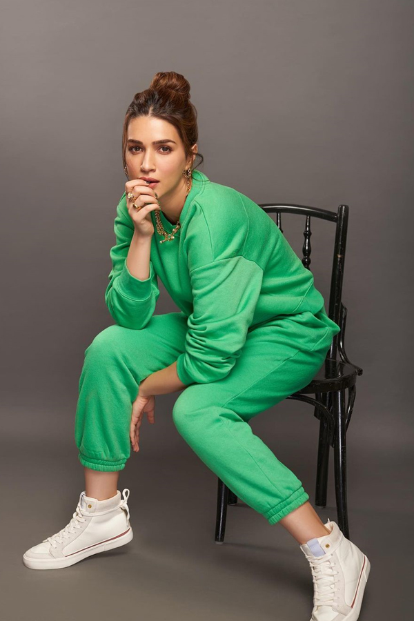 Bollywood Beauty Kriti Sanon Birthday Special Gallery27