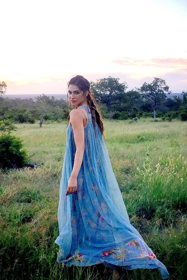 Bollywood Beauty Kriti Sanon Birthday Special Gallery7