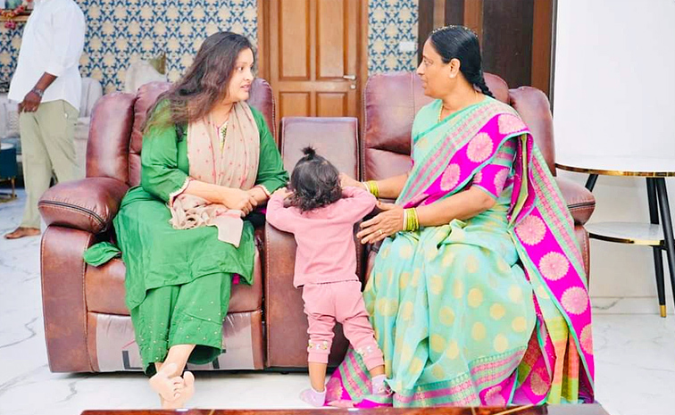 Renu Desai Meets Minister Konda Surekha Photos6