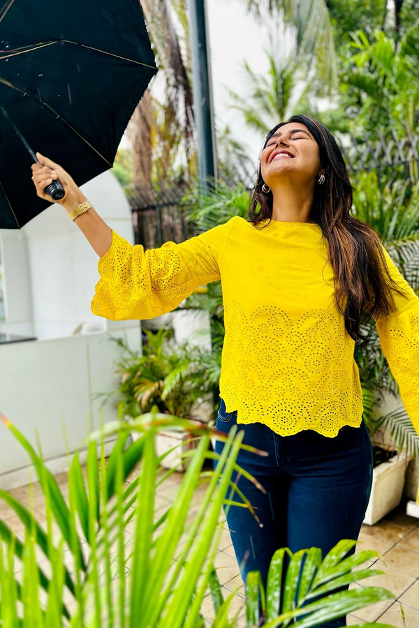 Bigg Boss Beauty Monal Gajjar Dancing In Rain Photos Goes Viral2