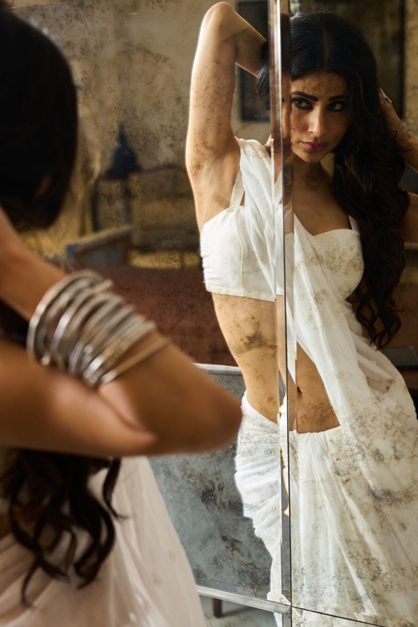 Mouni Roy Adds A Dose Of Glamor With Saree16