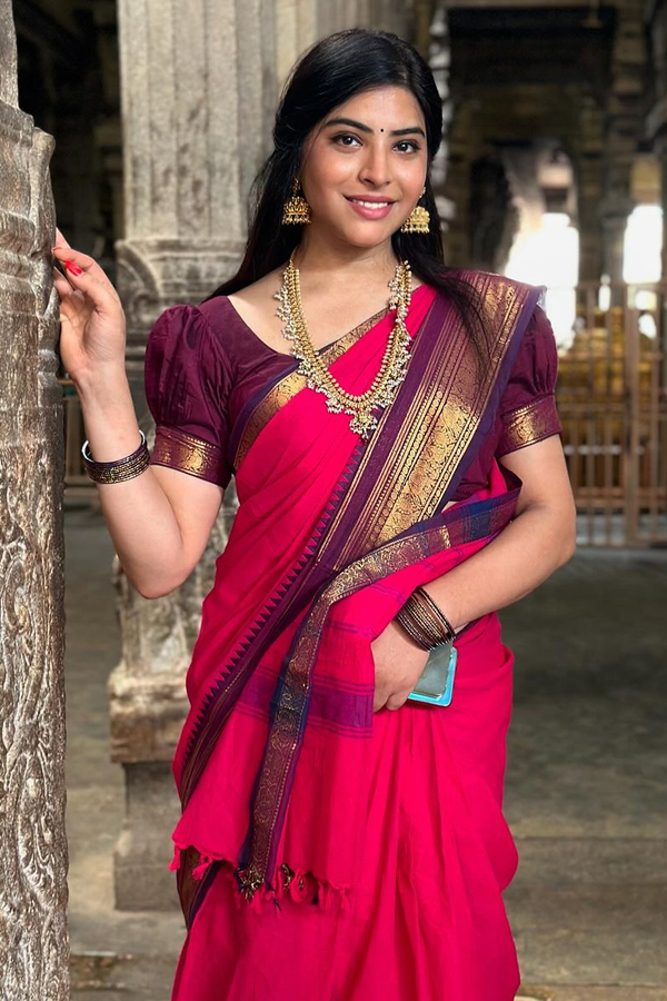 Bigg Boss Priyanka Singh Looks Like A Doll In Saree11