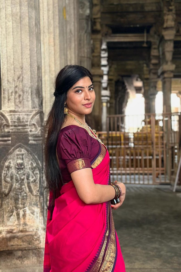 Bigg Boss Priyanka Singh Looks Like A Doll In Saree10