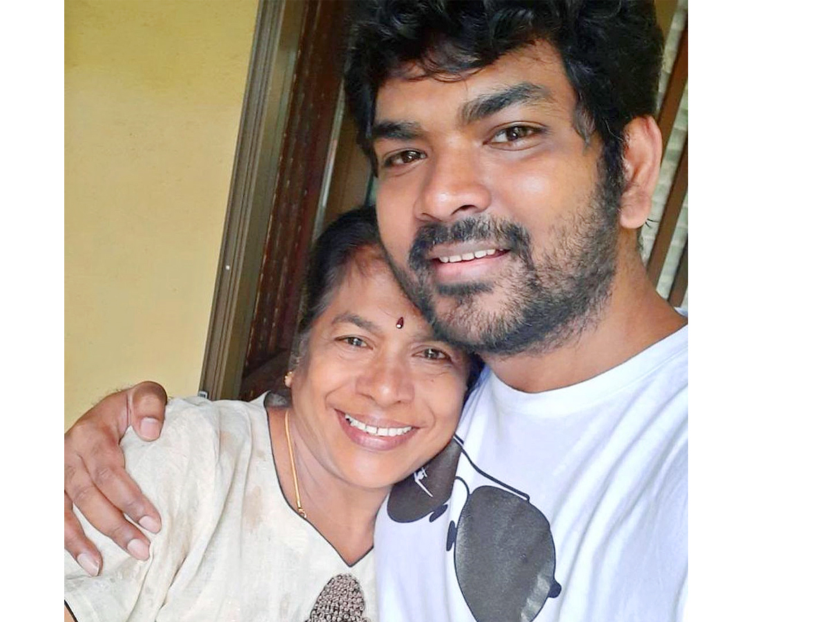 Vignesh Shivans Mother Birthday Celebrations Photos4