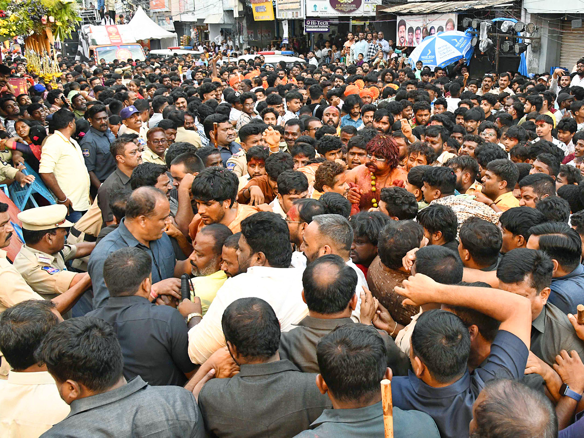 Huge Devotees Throng To Old City Temple For ‘Rangam’ Photos17