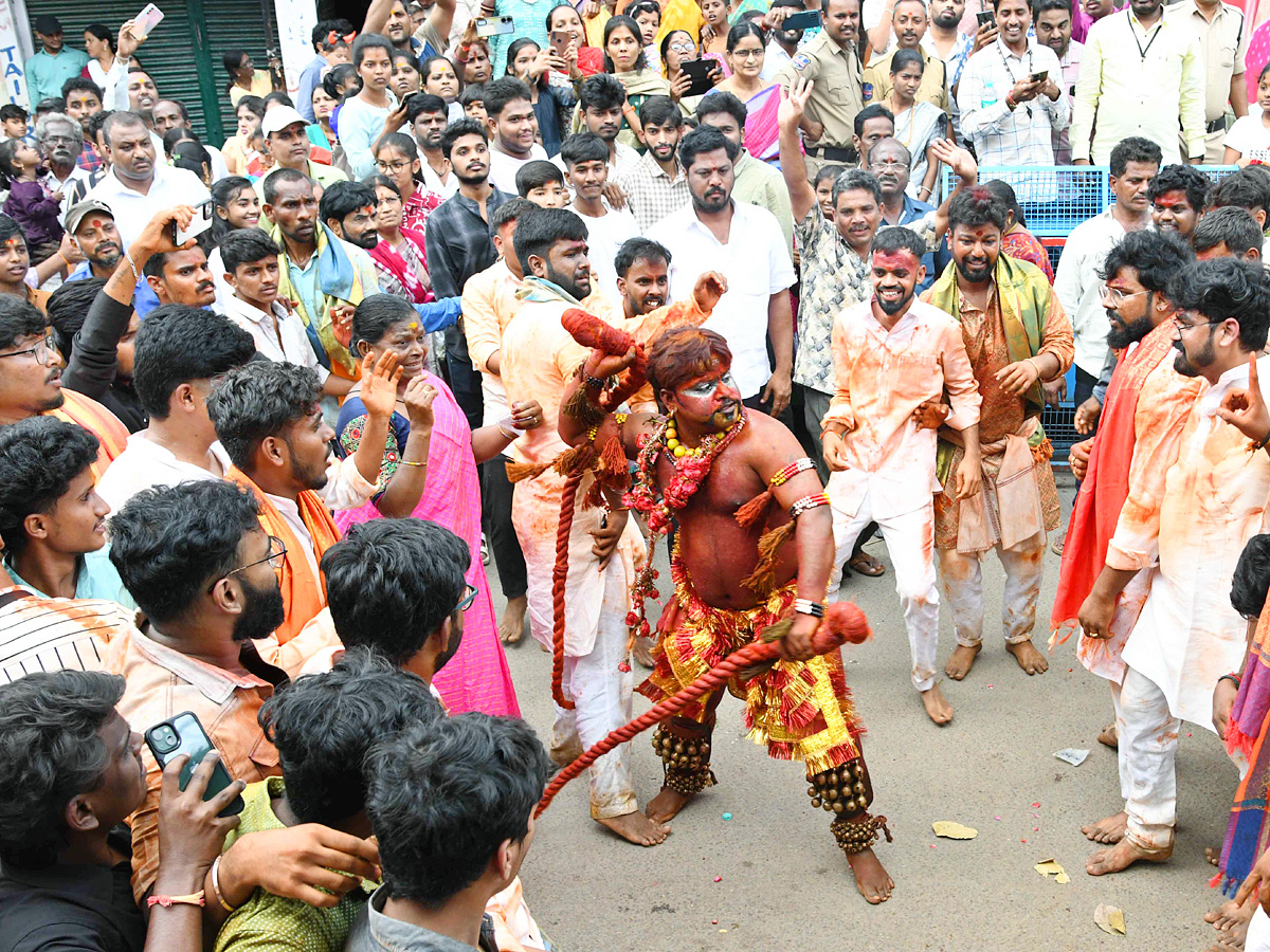 Huge Devotees Throng To Old City Temple For ‘Rangam’ Photos21