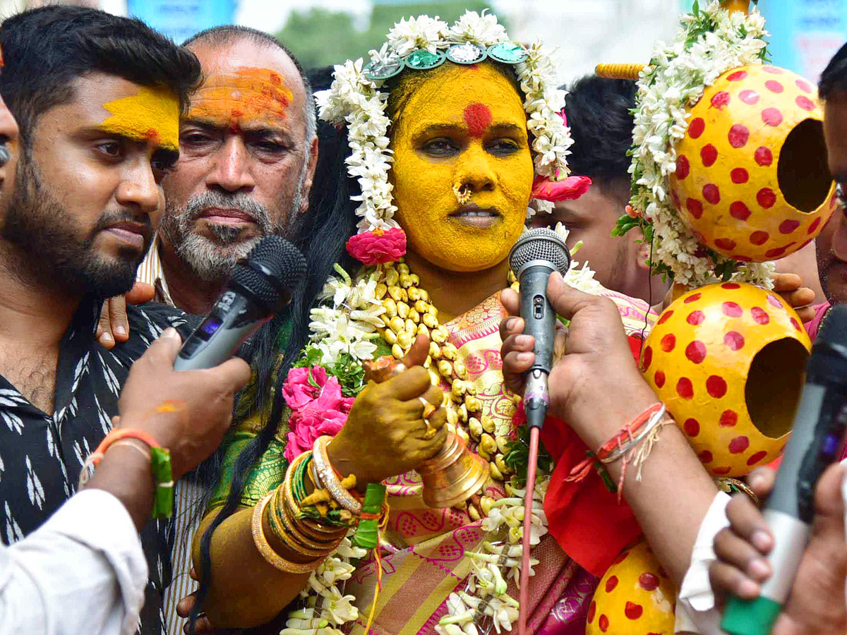 Huge Devotees Throng To Old City Temple For ‘Rangam’ Photos23