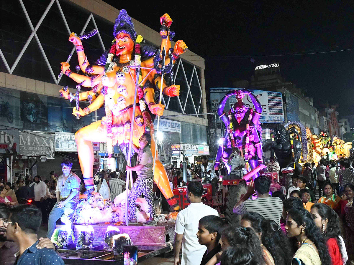 Huge Devotees Throng To Old City Temple For ‘Rangam’ Photos29