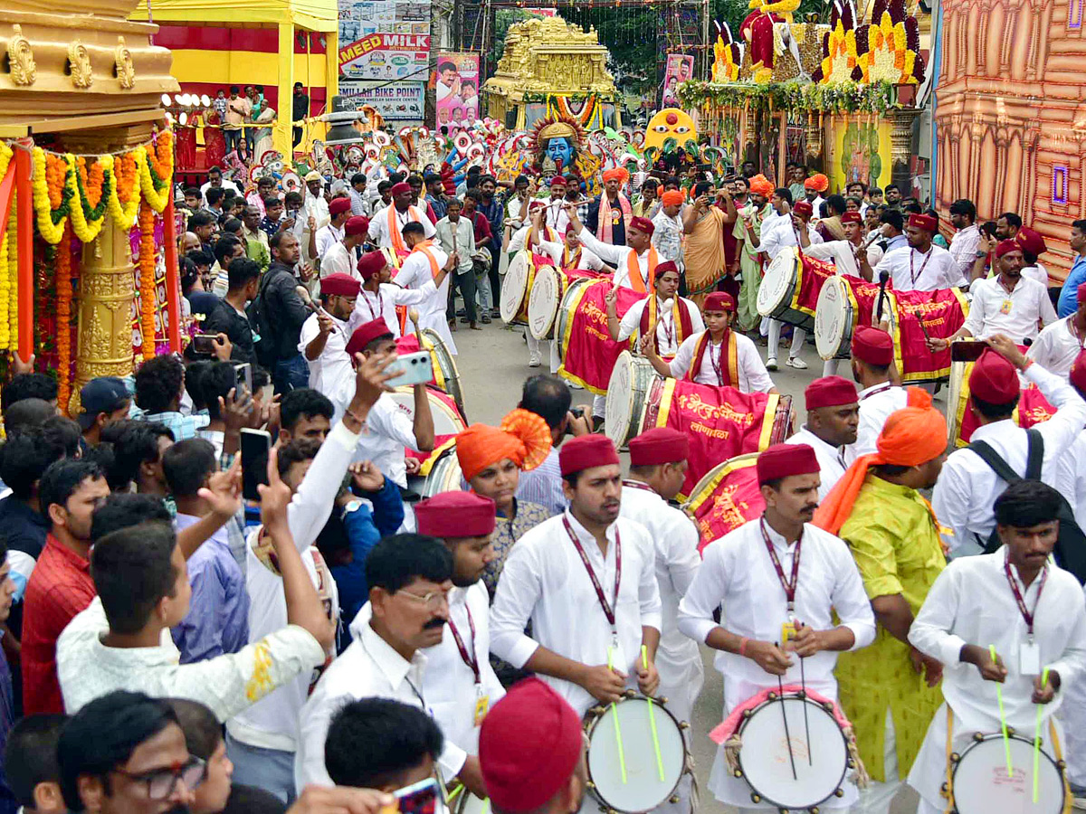 Huge Devotees Throng To Old City Temple For ‘Rangam’ Photos35