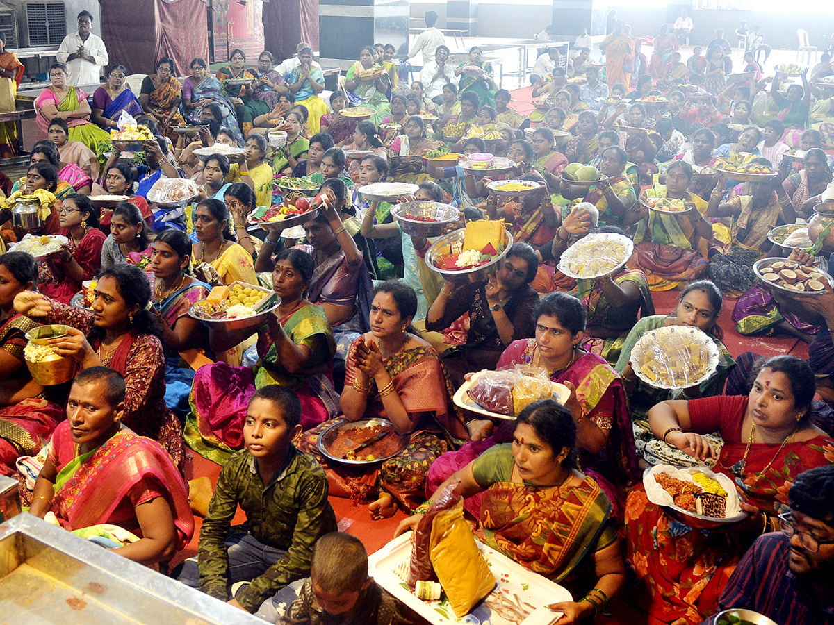 Indrakeeladri Durgamma Ashadam Celebrations Photos10
