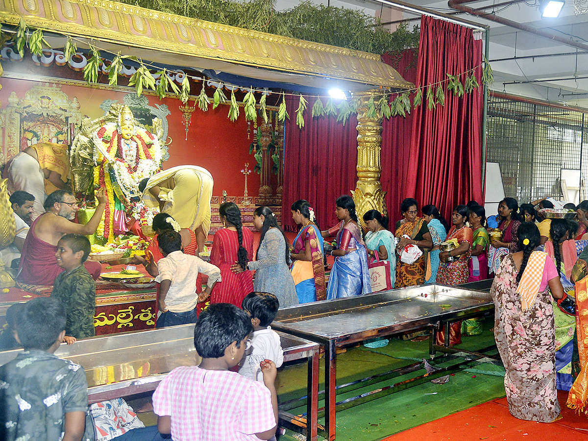 Indrakeeladri Durgamma Ashadam Celebrations Photos7