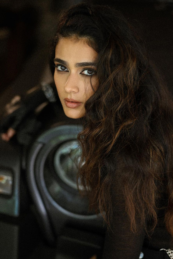 Tollywood Actress Akanksha Singh Birthday Special Gallery24