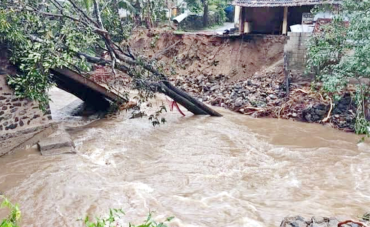 Massive Landslides Hit Kerala's Wayanad District: Photos7