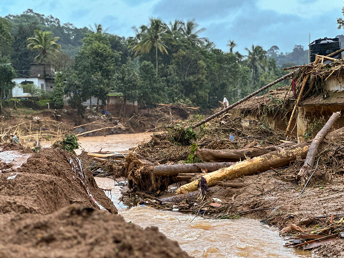 heavy rain in the hilly areas of Wayanad district Kerala Photos31