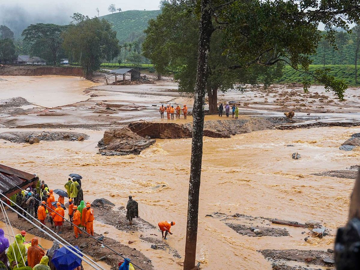 Kerala : వయనాడ్‌లో అతలాకుతలం (ఫొటోలు) | heavy rain in the hilly areas ...