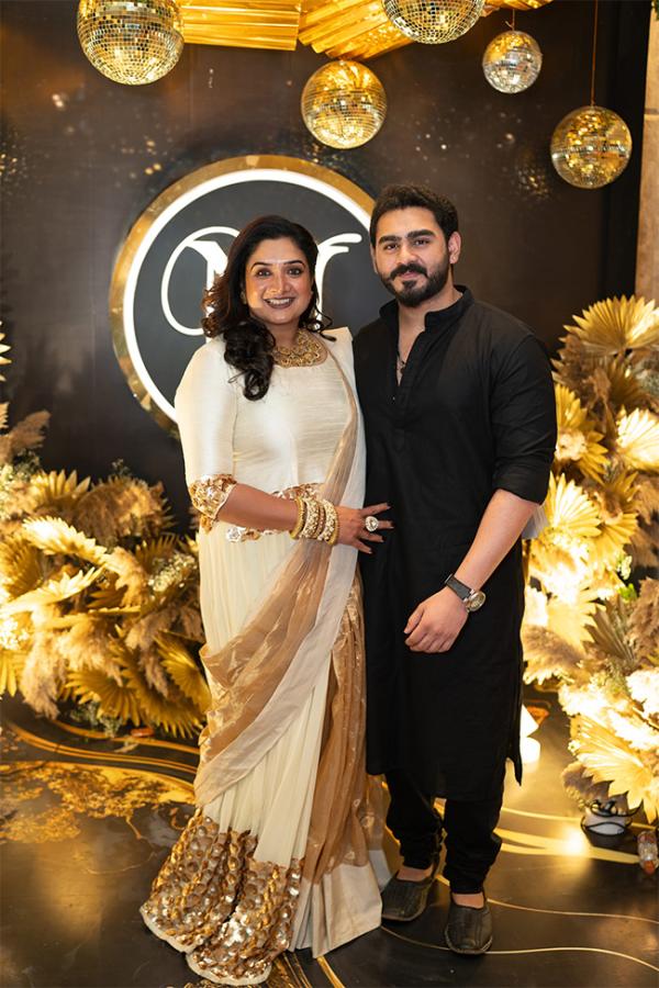 varalaxmi sarathkumar and nicholai sachdev sangeet party photo17