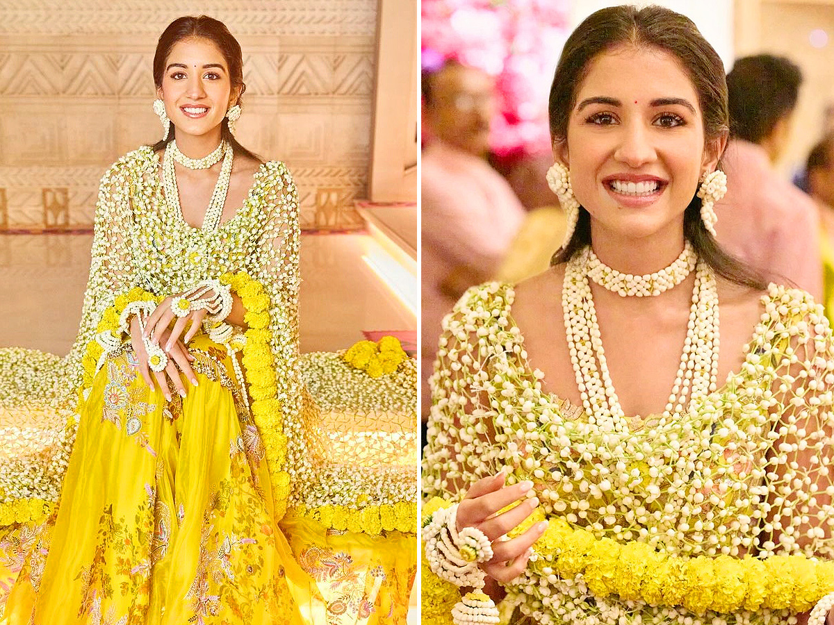 Radhika Merchant dupatta made of flowers is the highlight of her haldi outfit Photos9