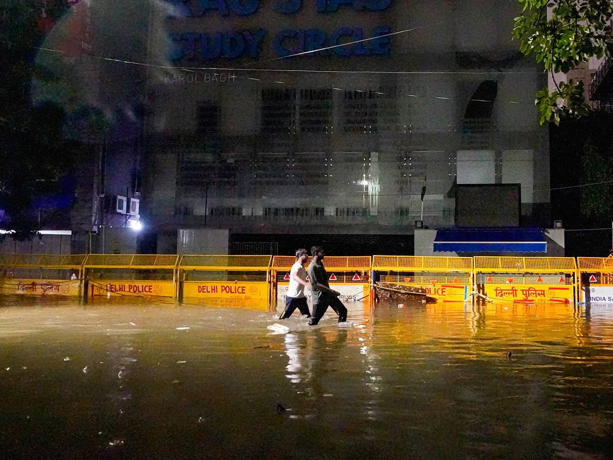 Heavy rainfall in Delhi Photos13